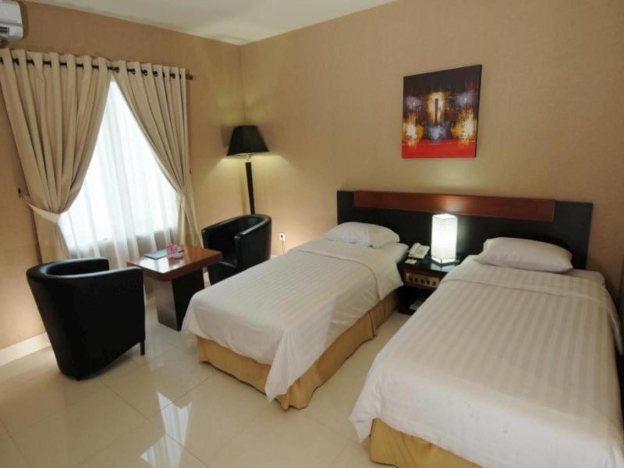 Orchardz Hotel Ayani Понтианак Экстерьер фото