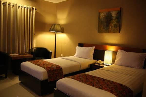 Orchardz Hotel Ayani Понтианак Экстерьер фото